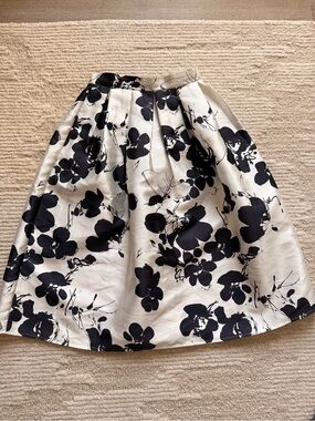L'ATISTE Black and White Floral A-Line Skirt